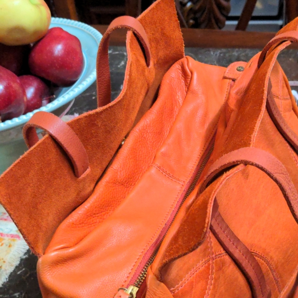 Handbag - Picture 3 of 9